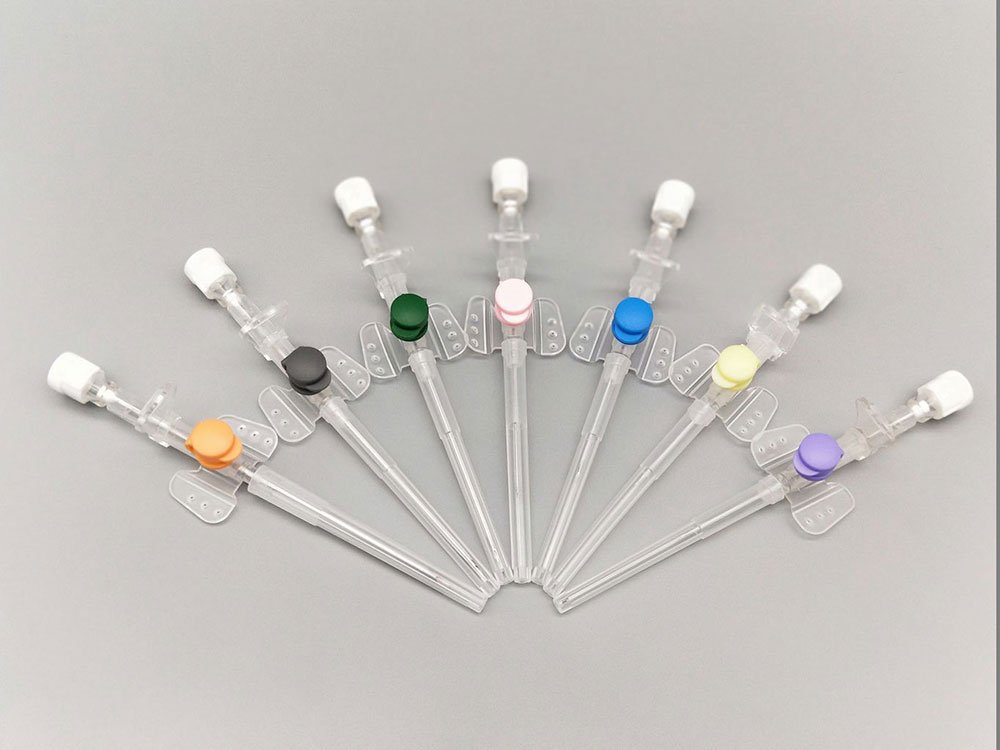 IV catheter with injection port