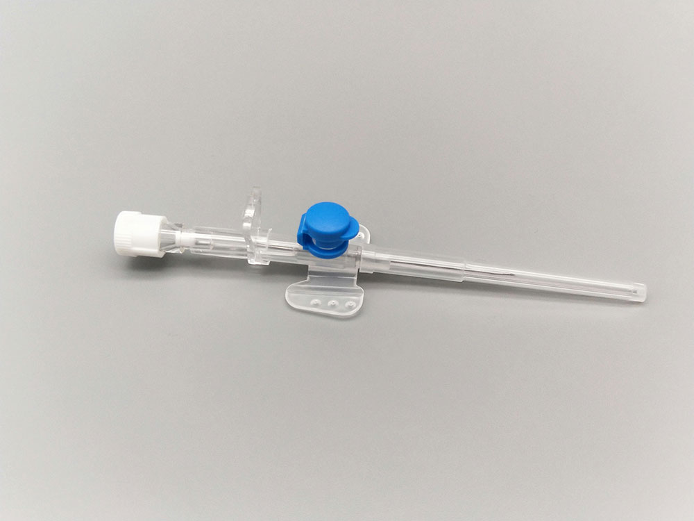 IV catheter with injection port