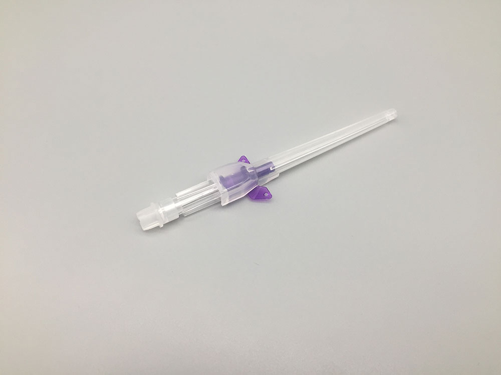 IV catheter with small wings