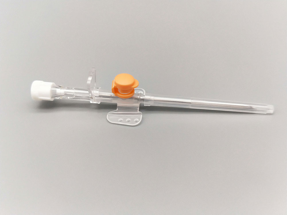IV catheter with injection port