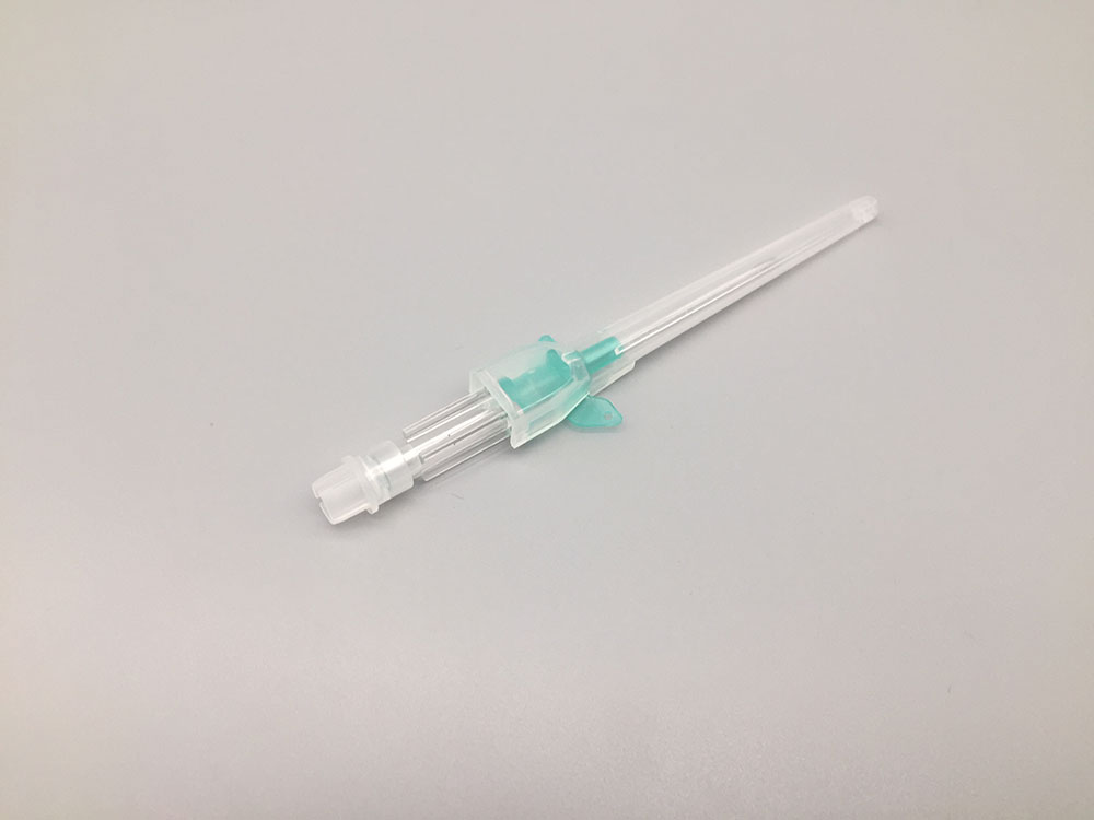IV catheter with small wings